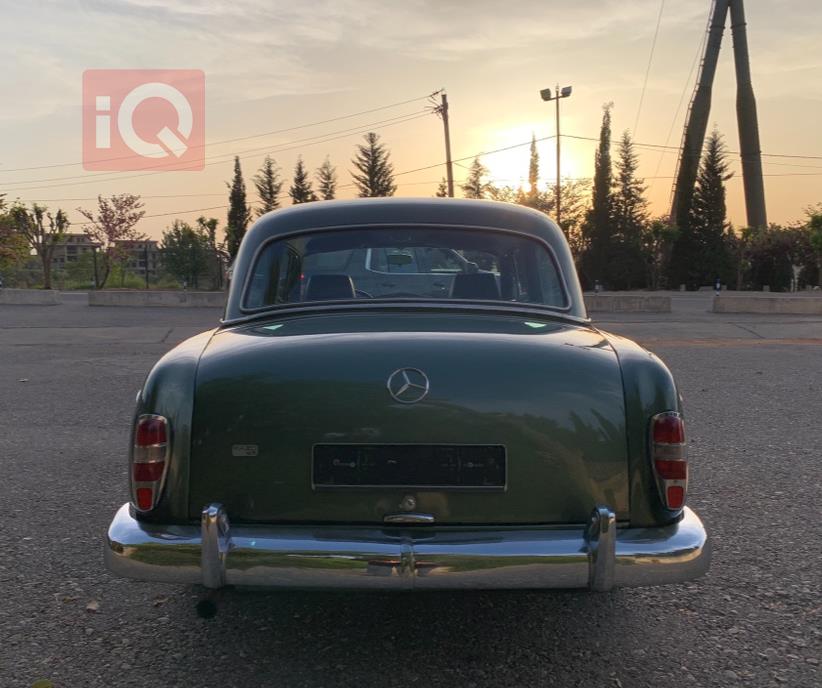 Mercedes-Benz Ponton